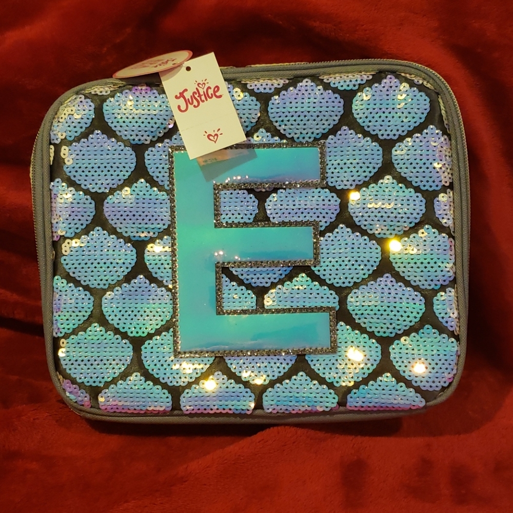 Girls E Justice Lunchbox